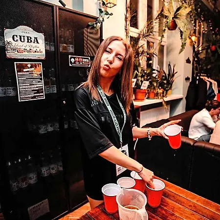 The Little Havana Party بيت شباب *