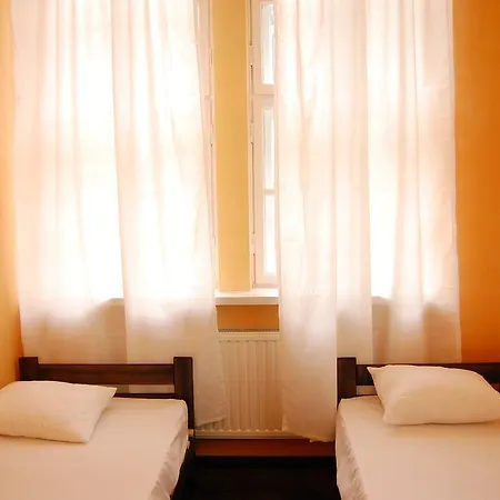 אכסניה The Little Havana Party